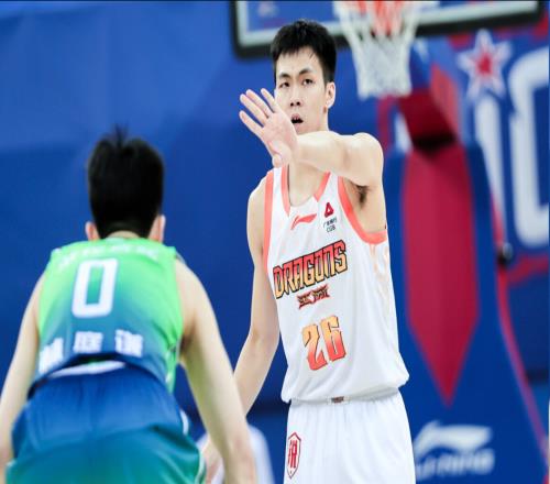 CBA歷史第一人！新秀直接打成本土得分王，球迷：讓混子情何以堪
