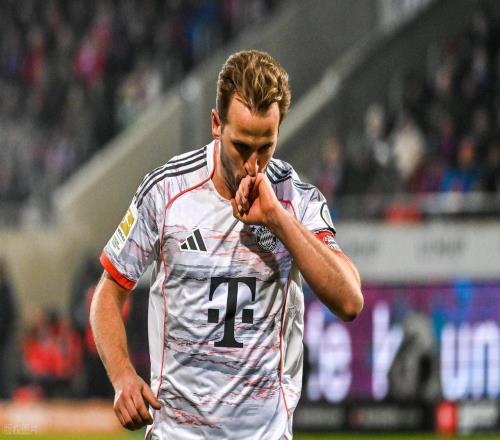 德甲最新積分戰(zhàn)報凱恩創(chuàng)紀錄拜仁大勝領先多特9分奪半程冠軍