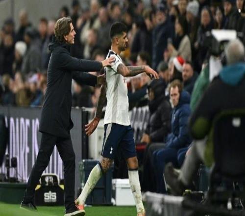 官方：因?qū)﹃嚰t軍時被罰下，羅梅羅、西蒙斯分別停賽1場和3場