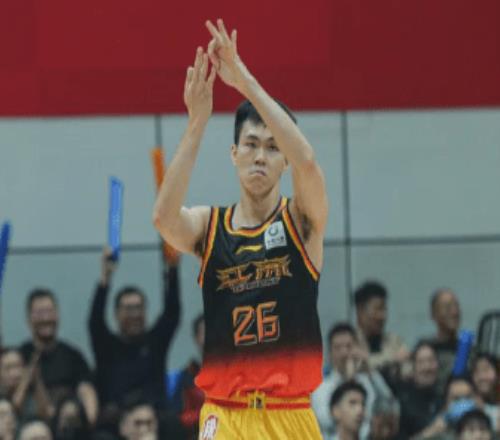 26歲廣西球王，在質(zhì)疑聲中成為本土得分王