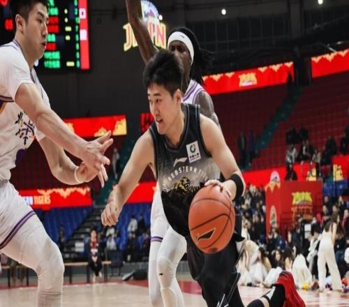 CBA新賽季又殺出一黑馬近4戰(zhàn)全勝殺紅眼：擠掉遼籃廣廈沖上第3