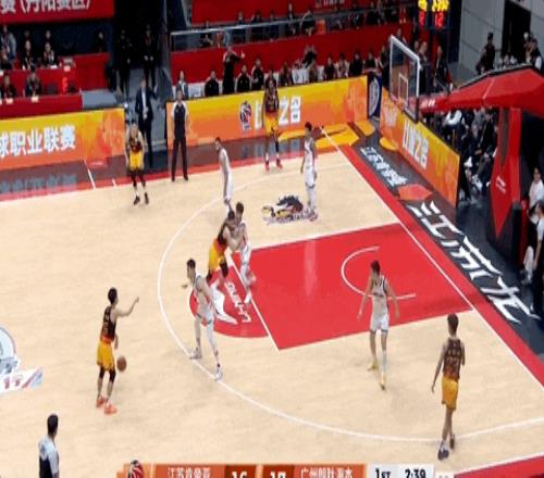 26歲廣西球王，在質(zhì)疑聲中成為本土得分王