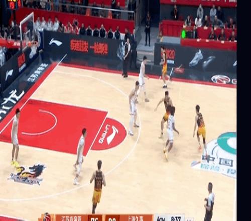 26歲廣西球王，在質(zhì)疑聲中成為本土得分王