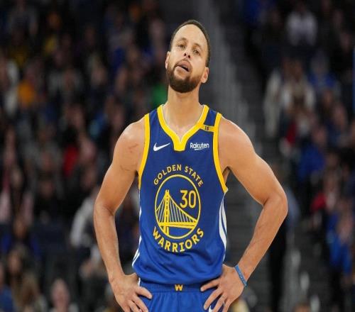 NBA發(fā)展史從張伯倫巨人時(shí)代，到三分雨的小球時(shí)代！