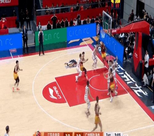 26歲廣西球王，在質(zhì)疑聲中成為本土得分王