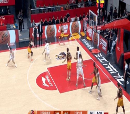 26歲廣西球王，在質(zhì)疑聲中成為本土得分王