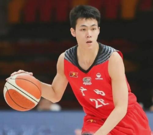 26歲廣西球王，在質(zhì)疑聲中成為本土得分王