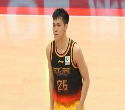 碾壓徐杰趙睿，CBA第一后衛橫空出世，喊話中國男籃渴望加入