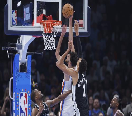 文班表示團隊合作優于個人天賦這是戰勝強隊的關鍵_NBA直播