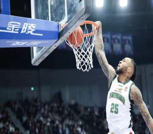 5場(chǎng)比賽4大教練下課，CBA奇葩紀(jì)錄，楊鳴被噴，丁偉不降反升