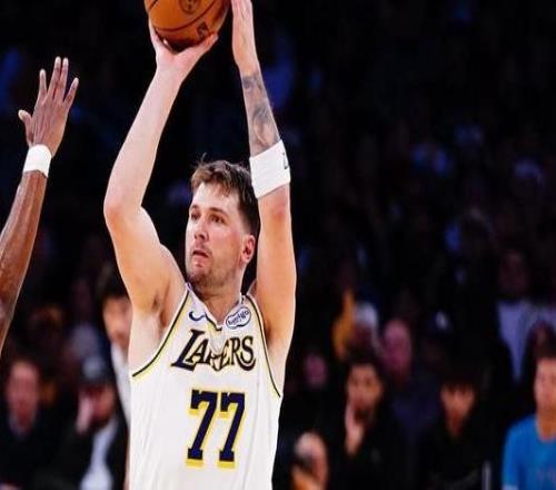 東契奇：每個(gè)人都必須付出更多努力這需要從我?guī)ь^做起