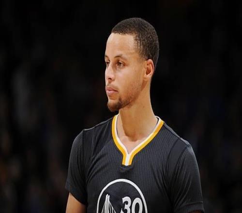 庫里1048場常規(guī)賽拿到26000分，后衛(wèi)中僅次于喬丹、大O和科比