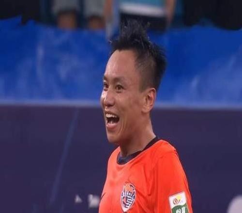 海牛核心被挖角，5名外援1個不剩，沒了李霄鵬，難從泰山隊獲支援