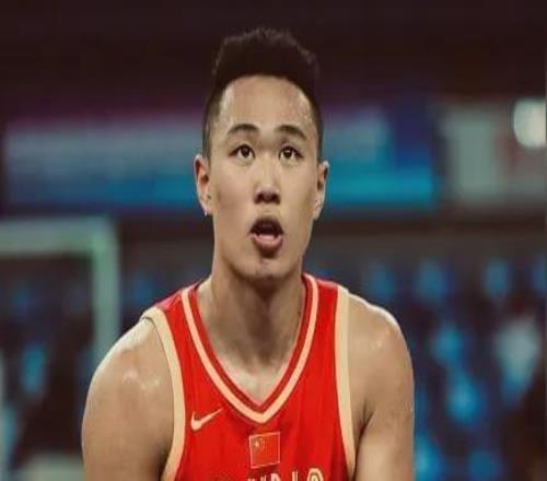 CBA勞模！出場時間聯(lián)盟第1，三分球命中數(shù)聯(lián)盟第1，得分本土第2