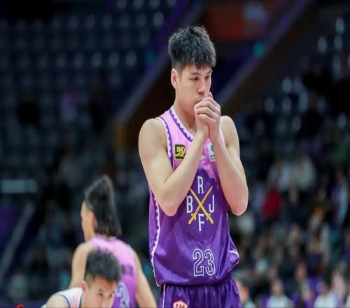 讓人失望！陳國豪場均5分，不如留在北控，朱芳雨慶幸高價賣出