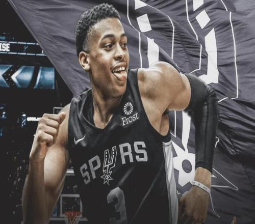 凱爾登約翰遜化身為新版吉諾比利，全能表現撐起馬刺隊替補席