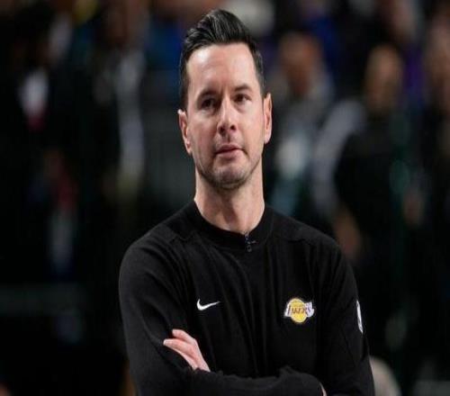 雷迪克：今晚湖人打得糟透了，周末將進行令人不適的錄像復盤