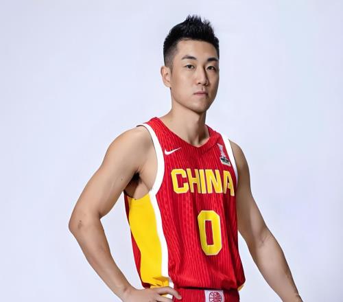 600萬頂薪！6投0，得0分球迷：男籃主力控衛(wèi)就這水平