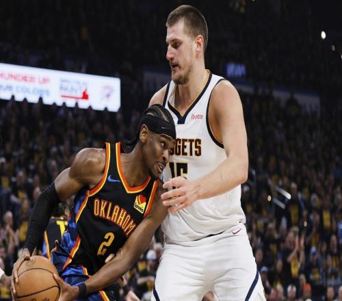 爆砍56分，狂轟55分，成為NBA歷史首人！賽季MVP競(jìng)爭(zhēng)懸念不大了