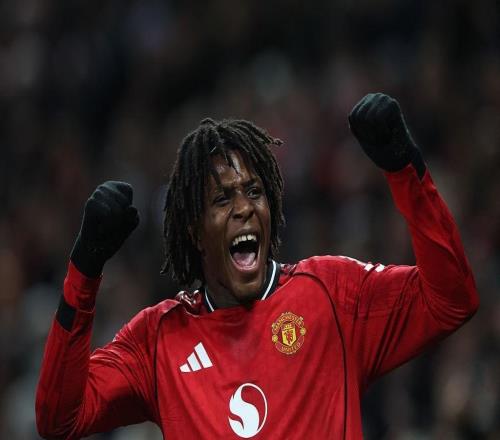 對陣紐卡凌空抽射破門，多古攻入曼聯(lián)生涯首球