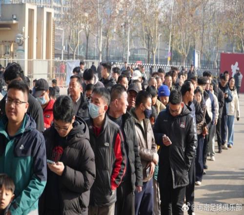 全勤榮譽共同克服困難攜手前進_中超直播