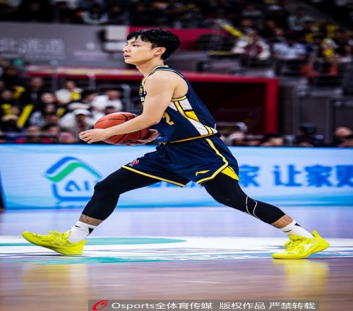 媒體人：徐杰在關(guān)鍵時刻是真正的球隊神話_CBA直播