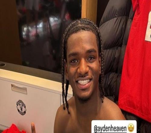 約羅曬照，海文當(dāng)選現(xiàn)場(chǎng)評(píng)選的全場(chǎng)最佳球員