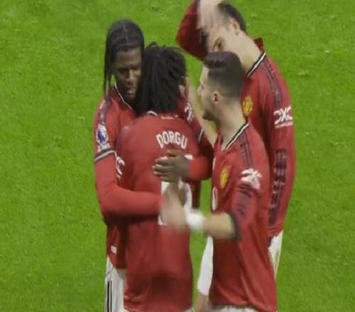 一場(chǎng)10！讓曼聯(lián)進(jìn)前5，歐冠近在咫尺：和切爾西同分，3豪門(mén)爭(zhēng)四