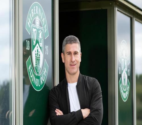 搶手！中超2大豪門爭(zhēng)奪44歲少帥，曾對(duì)抗鄭智，他能接班徐正源