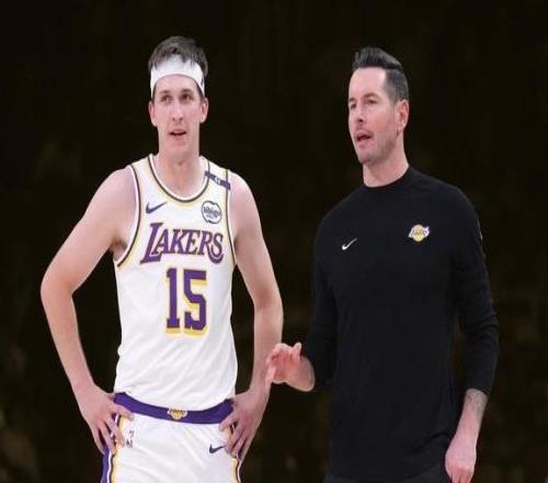 早有嫌隙雷迪克2年前曾評價里夫斯：他總是找借口，從不承擔責任