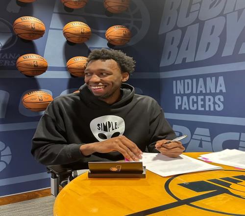 突發！差3天合同到期被裁，三進三出啊，25歲榜眼真要廢，太難了