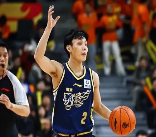 廣東男籃6分險(xiǎn)勝！徐杰22+8，王少杰被罵，他成球隊(duì)最大隱患