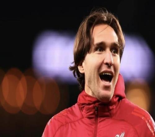 TA：基耶薩能保持健康且替補(bǔ)表現(xiàn)出色，他配得上更重要的角色