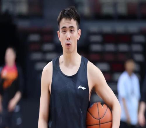 趙繼偉備戰體測！自投自搶40中39，楊鳴透露仍需等待一段時間！