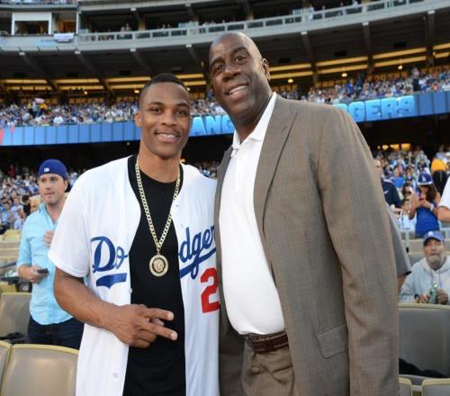 只要360w！威少21+5+9，一戰(zhàn)比肩喬丹+超越魔術(shù)師！