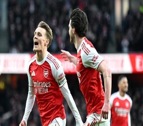 厄德高遠射賽季首球，阿森納21力克布萊頓，曼城榜首體驗卡到期