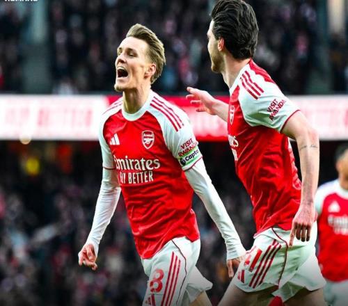 英超積分榜！阿森納2分領(lǐng)跑，曼城6連勝僅差2分，利物浦還有機(jī)會(huì)