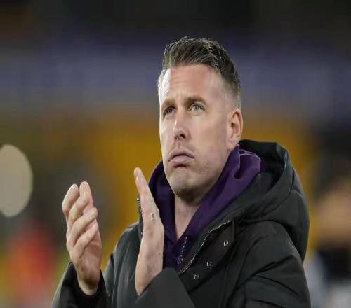 英超第18輪曼城21絕殺諾丁漢森林狼隊客場12負于利物浦