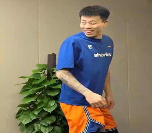 有趣！男籃國(guó)手得0分，參加CBA新聞發(fā)布會(huì)被驅(qū)逐出場(chǎng)