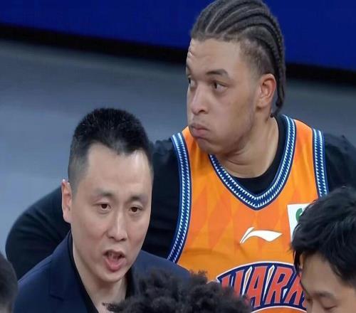 上海男籃突發(fā)壞消息！洛夫頓表態(tài)1個月后離隊，或重返NCAA打球