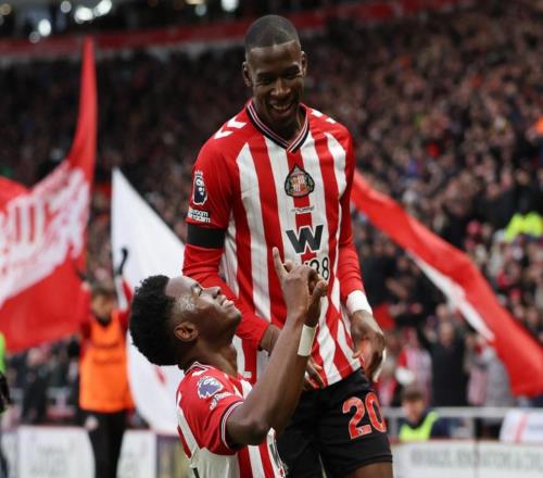 英超最新積分戰(zhàn)報(bào)：大黑馬3場(chǎng)不敗，熱刺險(xiǎn)勝，落后曼聯(lián)4分