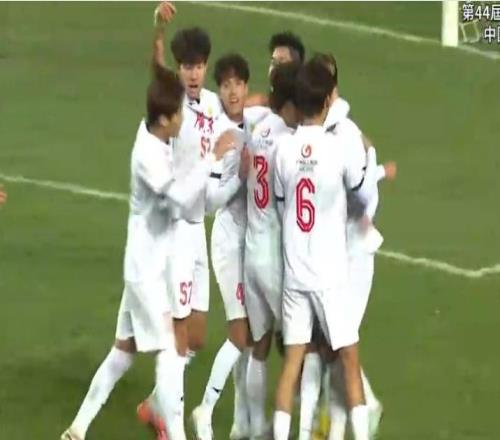 省港杯戲劇8分鐘！廣東隊(duì)連追2球，姜至鵬世界波，陳偉染紅