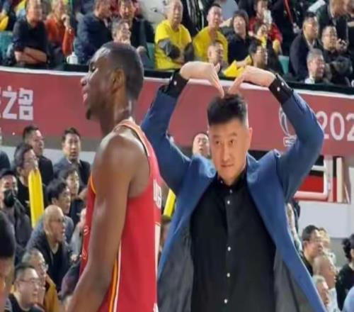 CBA最新排名更新，廣東隊(duì)?wèi)K勝多人被打，冠軍球隊(duì)七連敗太丟人