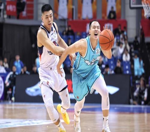 三連勝！青島男籃戰勝山東贏下“齊魯德比”，五人上雙為今年主場畫上圓滿句號