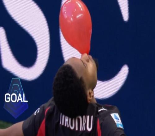 恩昆庫轟意甲處子球！5分鐘雙響，破聯(lián)賽217天球荒，吹氣球慶祝