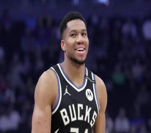 記者：盡管多隊有意，但雄鹿再次堅定強調字母哥不會離開