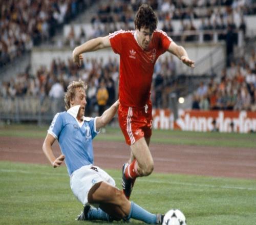 安息，前諾丁漢森林歐冠冠軍成員約翰羅伯遜去世，享年72歲