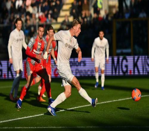 人挪活！曼聯(lián)棄將閃耀意甲：12場(chǎng)獨(dú)造8球孔蒂夸他進(jìn)步很大