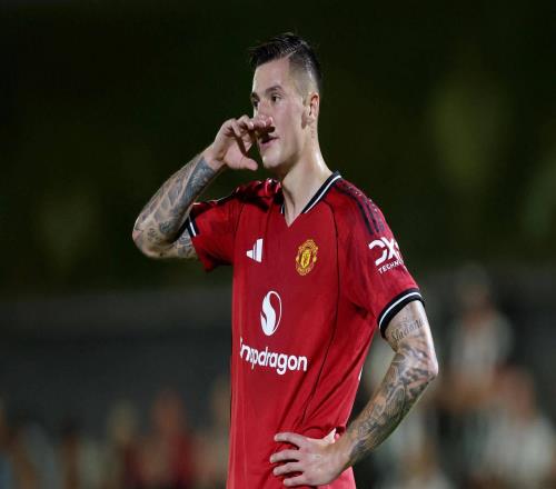 大中鋒買錯了曼聯(lián)新三叉戟只有他不可靠，名宿直言他不優(yōu)秀