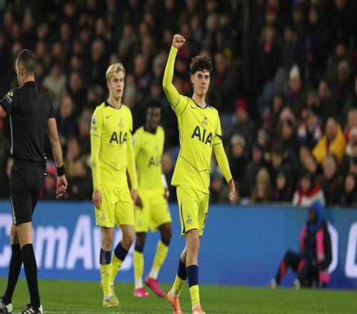 對陣水晶宮破門，阿奇格雷攻入職業生涯首球